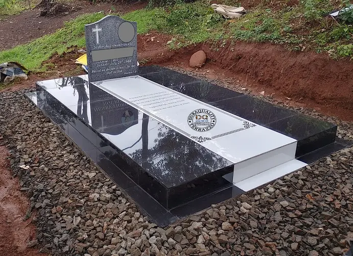 Memorial Graves