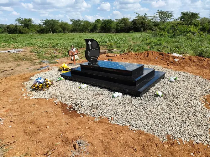 Memorial Graves