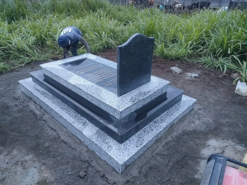 Memorial Graves