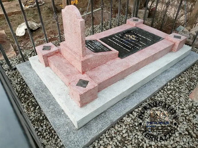 Memorial Graves